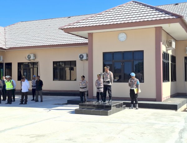 Kapolres Sabu Raijua Tekankan Pelayanan Prima kepada Masyarakat dalam Apel Jam Pimpinan