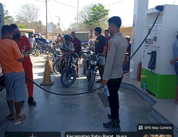 Pastikan Distribusi BBM Berjalan Aman, Sat Samapta Polres Sabu Raijua Laksanakan Pengamanan di SPBU Roboaba