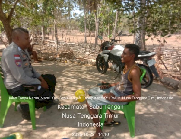 Cegah Kebakaran Bhabinkamtibmas Polsek Sabu Timur Sambangi Warga Desa Matei