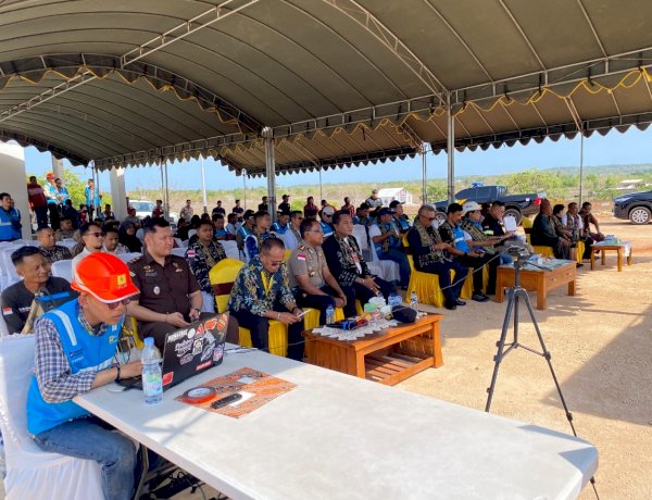Kapolres Sabu Raijua Hadiri Peresmian Pembangkit Listrik Hybrid PLTD dan PLTS Eilode, Dukung Penguatan Energi di Wilayah Kepulauan