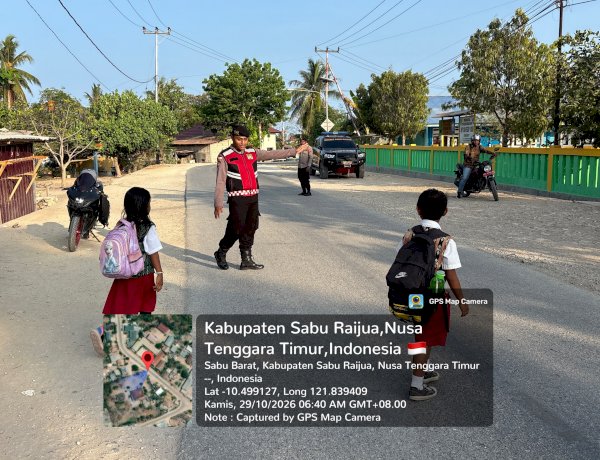Wujudkan Ruang Publik Aman, Sat Samapta Polres Sabu Raijua Hadir Jaga Keselamatan Pengguna Jalan
