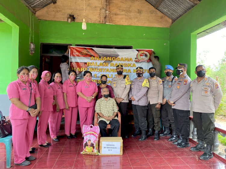 Sambut HUT Bhayangkara ke-76, Polres Sabu Raijua Anjangsana Ke Para Purnawirawan Polri dan warakawuri