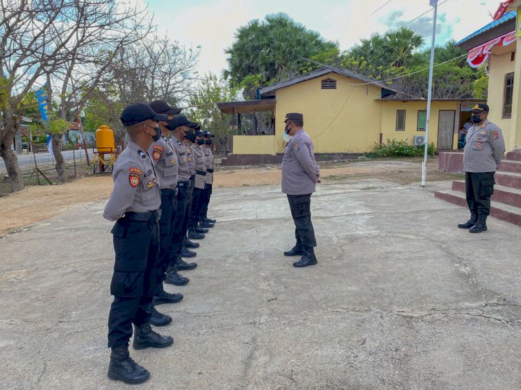 Wakapolres Sabu Raijua Beri Pengarahan Kepada Bintara Remaja yang melaksanakan Cuti