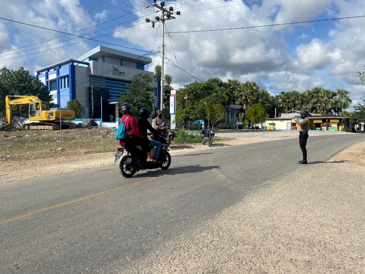 Sat Samapta Polres Sabu Raijua rutin melakukan pengaturan lalin di pagi hari