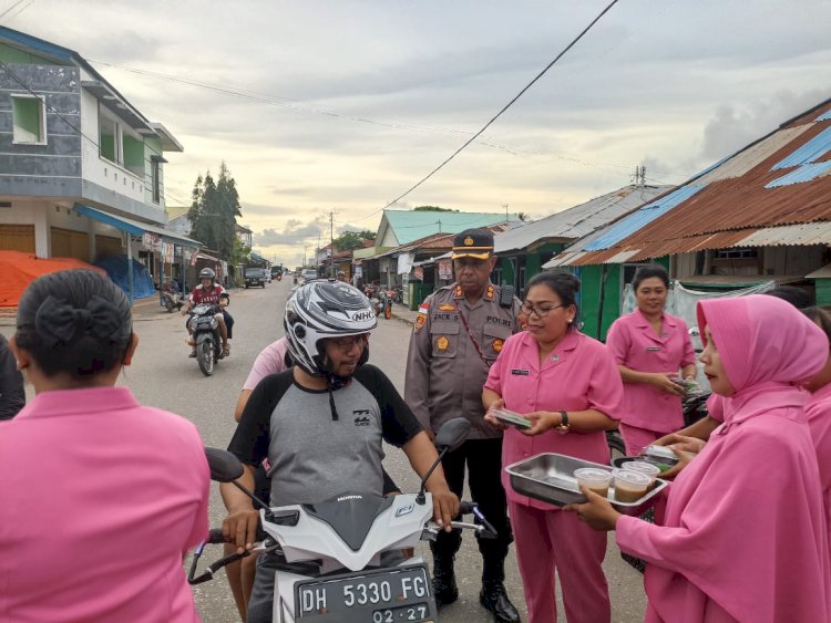 Kapolres Bersama Ibu Bhayangkari melaksanakan kegiatan Bhayangkari Peduli