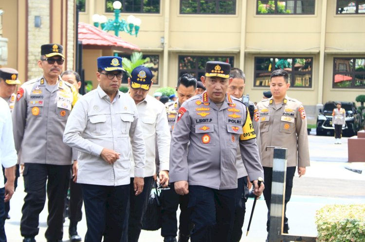 Pastikan Keamanan Arus Balik Lebaran, Kapolri Patroli Udara Jalur Tol 