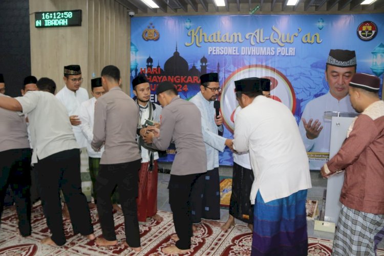 Divisi Humas Polri Gelar Khataman Dalam Rangka HUT Bhayangkara ke-78