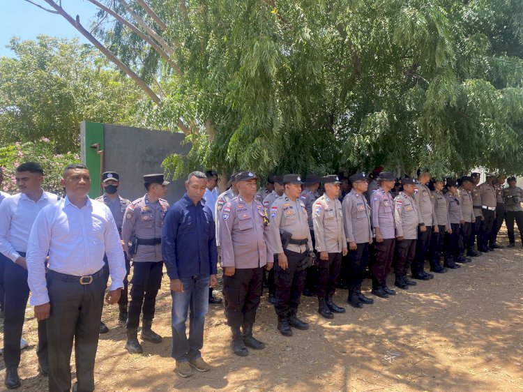 Polres sabu Raijua Laksanakan Pengamanan Tahap Penetapan Pasangan Calon Bupati/Wakil Bupati Kab. Sabu Raijua