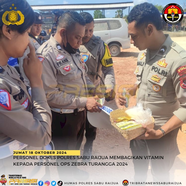 PERSONEL DOKKES POLRES SABU RAIJUA MEMBAGIKAN VITAMIN KEPADA PERSONEL OPS ZEBRA TURANGGA 2024.