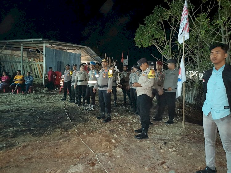 Anggota Polres Sabu Raijua Laksanakan Pengamanan Kampanye Terbatas Salah Satu Paslon di Kec. Sabu Barat