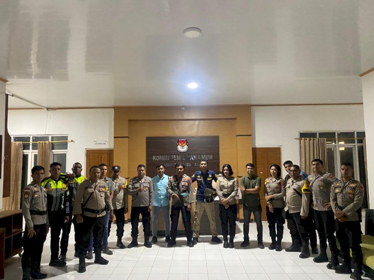 Polres Sabu Raijua Laksanakan Patroli Ke KPU, Bawaslu, dan Gudang Logistik KPU Pasca Pleno Kabupaten