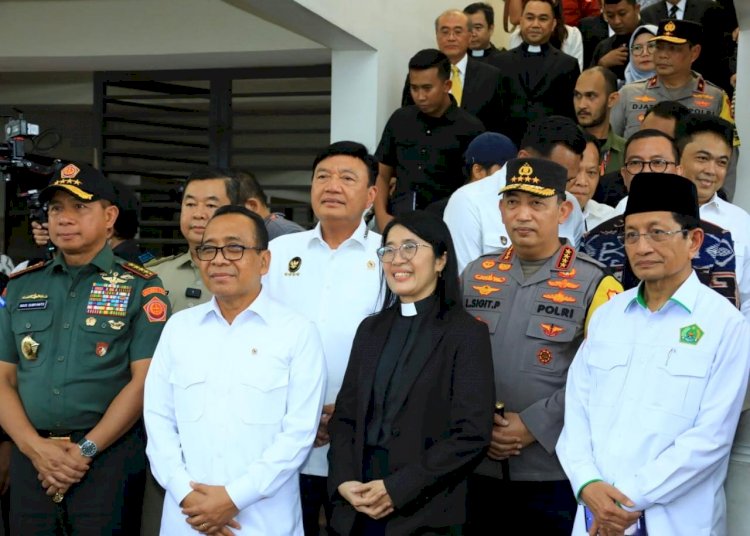 Jelang Ibadah Malam Natal, Menko Polkam-Kapolri Tinjau Gereja GKI Samanhudi dan Gereja Immanuel