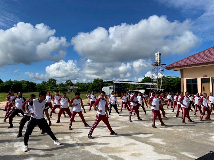 Anggota Polres Sabu Raijua Laksanakan Latihan Bela Diri Polri