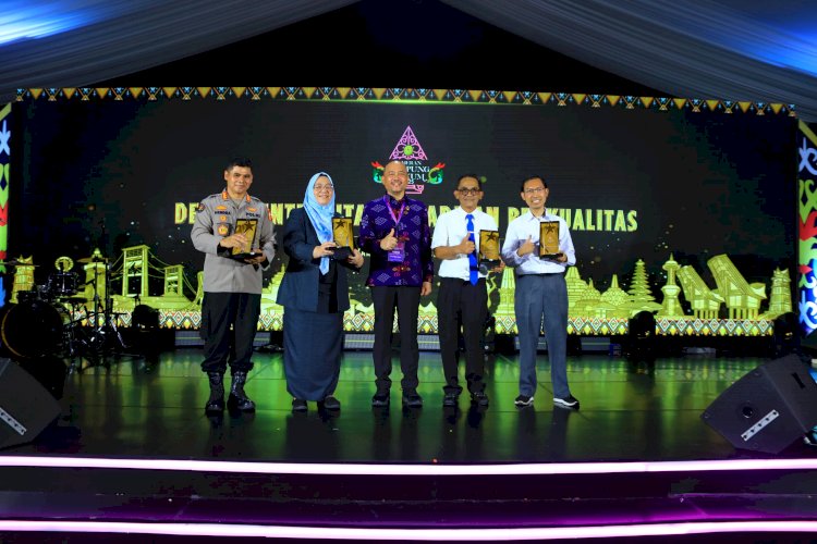 Polri Raih Juara I Kategori Booth Terfavorit di Kampung Hukum 2025 Mahkamah Agung