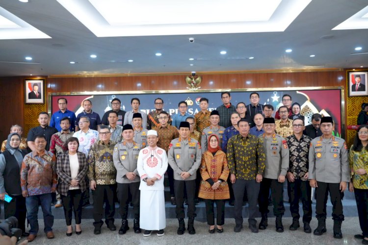 Polri dan Media Bersinergi Berbagi Takjil Serentak di Seluruh Indonesia