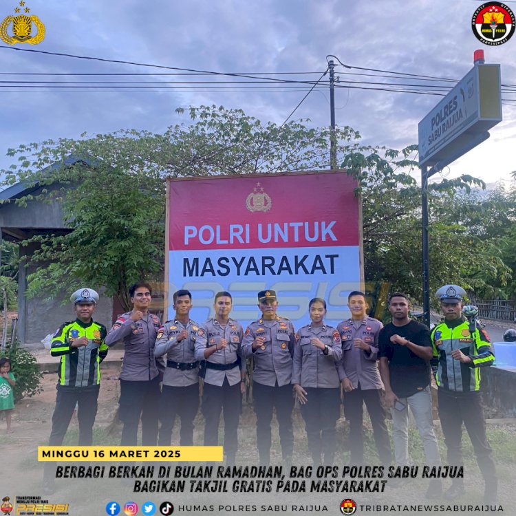 BAG OPS POLRES SABU RAIJUA BAGIKAN TAKJIL GRATIS PADA MASYARAKAT