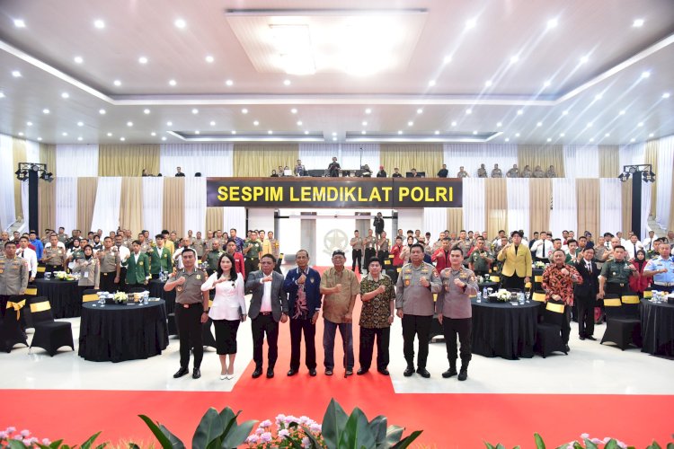 Seminar 'Polisi dan Masyarakat' Sespimma Lemdiklat Polri Angkatan 73 Raih Rekor MURI