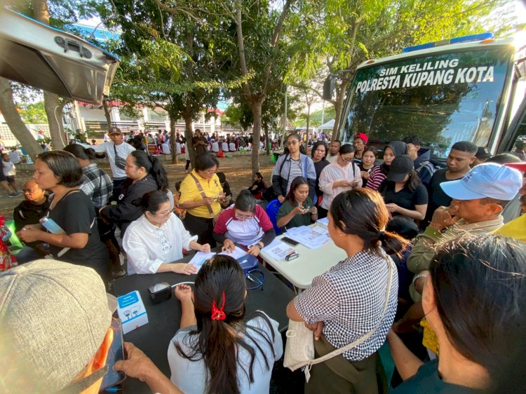 Polri untuk Masyarakat: Polda NTT Hadirkan Pelayanan Lengkap dan Hiburan di CFD Jalan El Tari Kupang