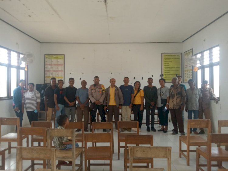 Bhabinkamtibmas Polsek Sabu Timur Hadiri Rapat Pembentukan Pos Bantuan Hukum Desa