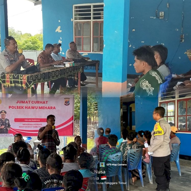 Polsek Hawu Mehara Gelar Jumat Curhat Bersama Warga Desa Ledeae, Perkuat Komunikasi dan Soloditas Kamtibmas