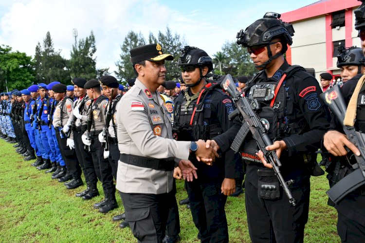 Wakapolda NTT Pimpin Apel Gelar Pasukan Operasi Lilin Turangga 2025, Siap Amankan Natal 2025 dan Tahun Baru 2026