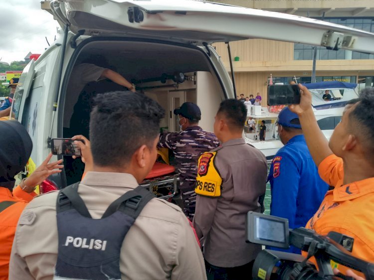 Polri Bergerak Cepat, Satu Jenazah Korban KM Putri Sakinah Ditemukan di Perairan Selat Padar