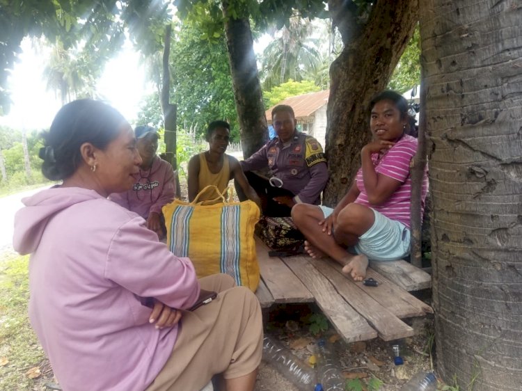 Bhabinkamtibmas Polres Sabu Raijua Laksanakan Patroli dan Sambang di Desa Deme