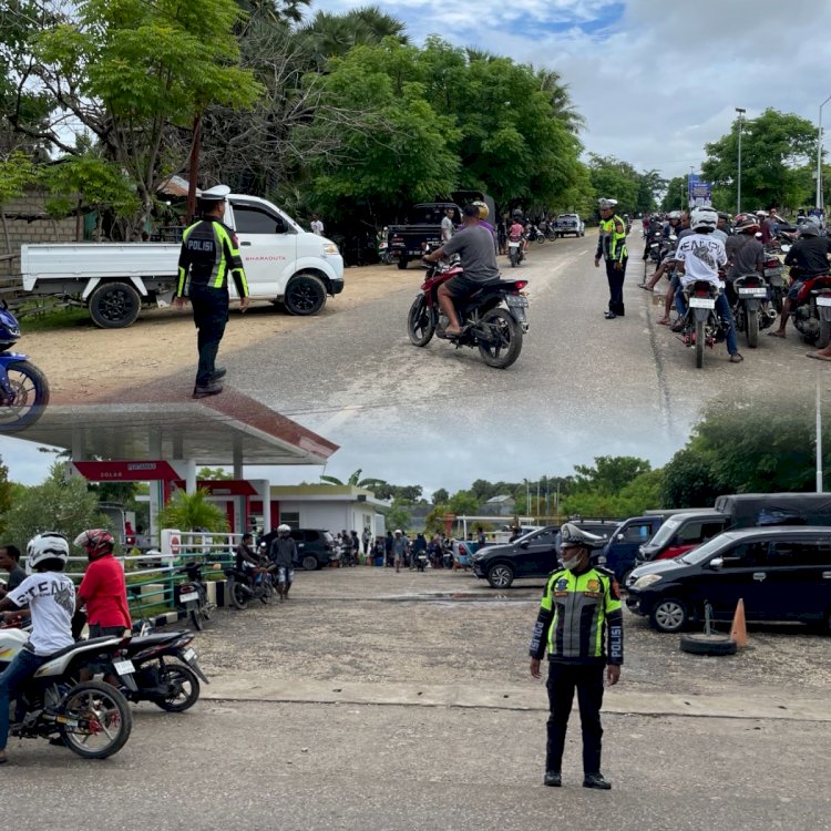 Sat Lantas Polres Sabu Raijua Laksanakan Gatur di Depan SPBU Roboaba