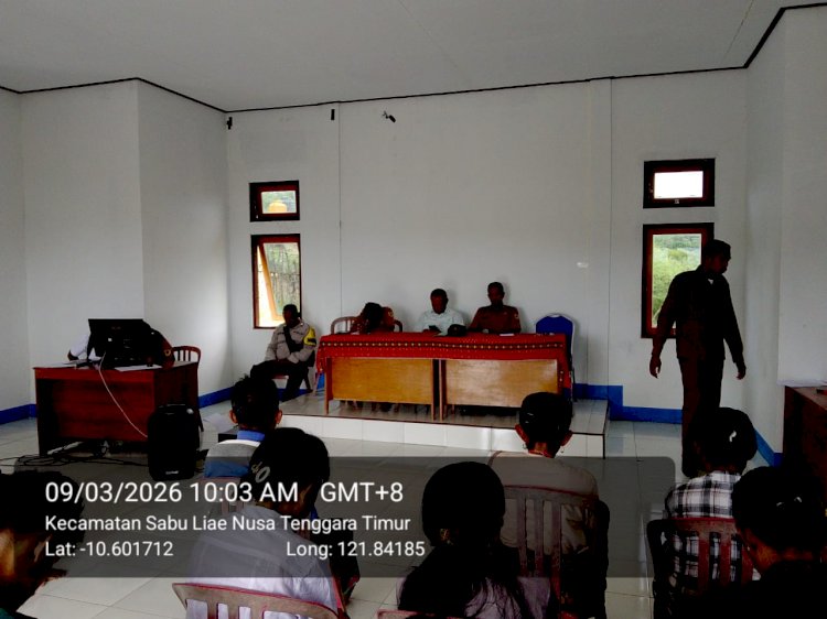 Bhabinkamtibmas Hadiri Musdes Khusus dan Sampaikan Pesan Kamtibmas kepada Warga Desa Mehona