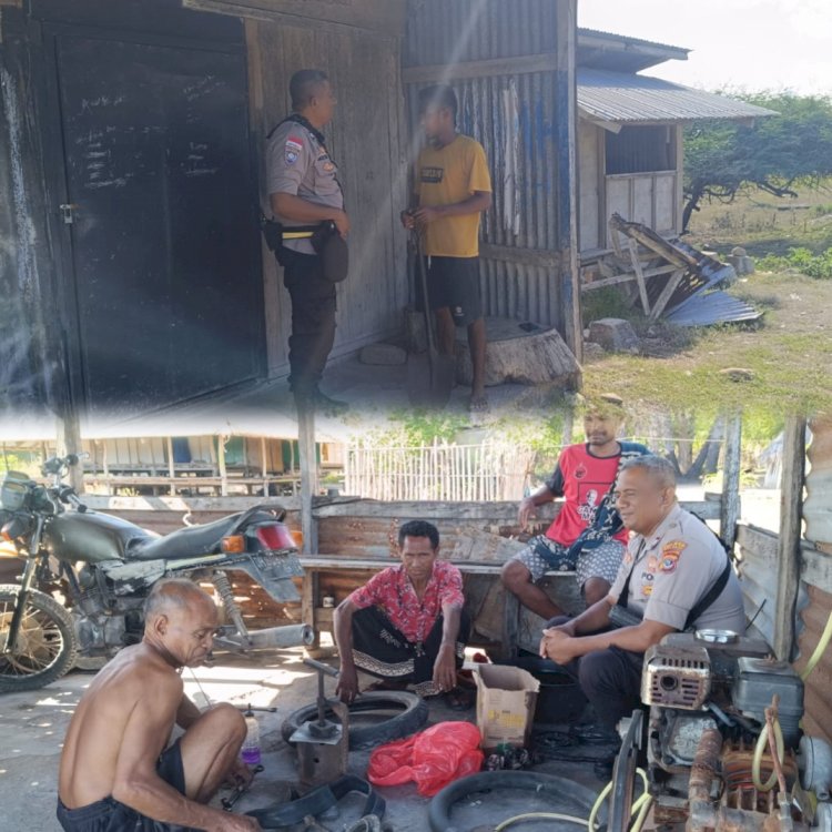 Kanit binmas Polsek Hawu Mehara Door To Door System (DDS) ke warga masyarakat