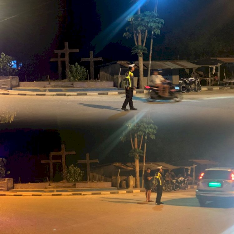 Malam Hari Tetap Siaga, Satlantas Polres Sabu Raijua Hadir Jaga Kelancaran Lalu Lintas