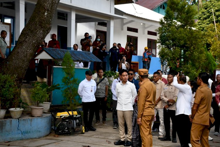 Kapolda NTT Dampingi Wakil Presiden RI Tinjau Program Strategis di Ende, Seluruh Rangkaian Kegiatan Berjalan Aman dan Kondusif