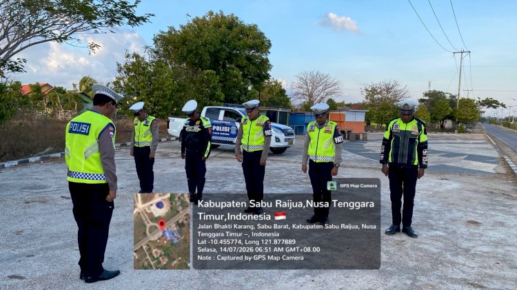 Awali Hari dengan Pelayanan Terbaik, Satlantas Polres Sabu Raijua Laksanakan Strong Point Pagi untuk Wujudkan Kamseltibcarlantas