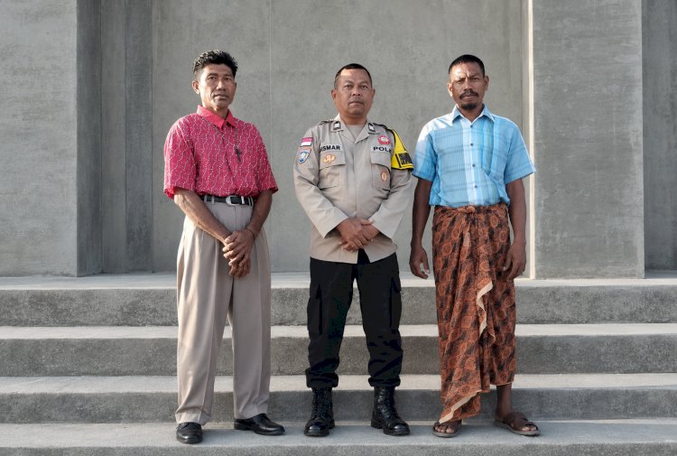 Bhabinkamtibmas Polres Sabu Raijua Amankan Ibadah Minggu dan Sampaikan Pesan Kamtibmas kepada Jemaat di Hawu Mehara   