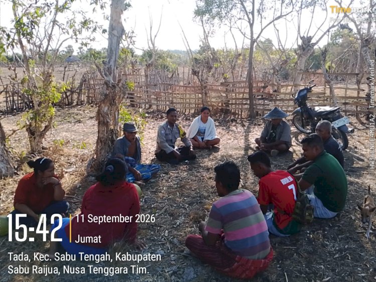 Bhabinkamtibmas Sambangi Warga Desa Tada, Sampaikan Himbauan Kamtibmas dan Cegah Kebakaran