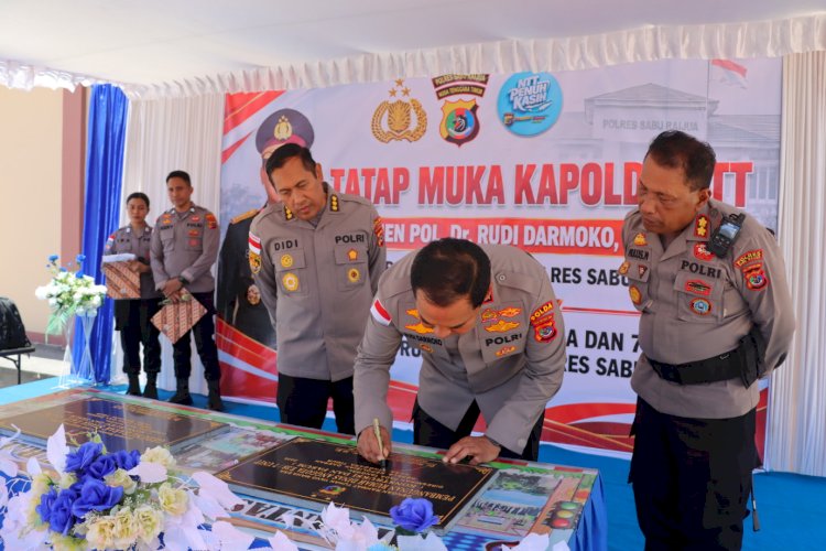 Kunjungan Kerja Kapolda NTT, Resmikan Barak Siaga dan 7 Rumah Dinas Polres Sabu Raijua