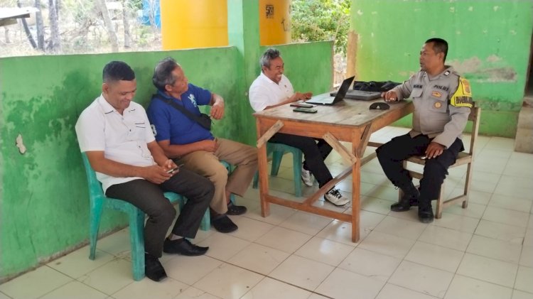 Polisi Sambangi Warga Tanajawa, Ingatkan Bahaya Judi dan Miras serta Kenalkan Layanan 110