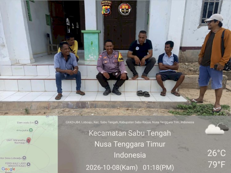 Jaga Kamtibmas dan Waspada Cuaca Ekstrem, Bhabinkamtibmas Polsek Sabu Timur Sambangi Warga