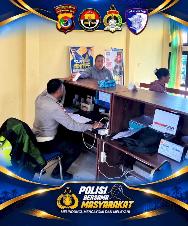 Berikan Pelayanan Prima, Sat Lantas Polres Sabu Raijua Layani Wajib Pajak di Kantor Samsat Roboaba