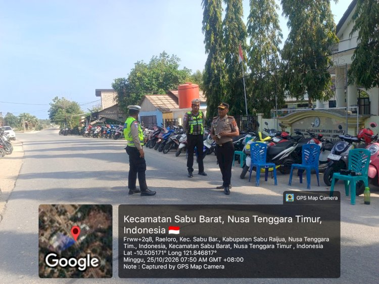 Wujudkan Ibadah Aman dan Nyaman, Kapolres Sabu Raijua Bersama Sat Lantas Hadir di Gereja Yeruel Seba Kota