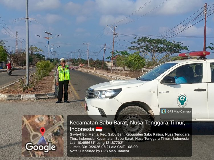 Saat Masyarakat Memulai Aktivitas, Polisi Hadir Menjaga Keselamatan di Jalan